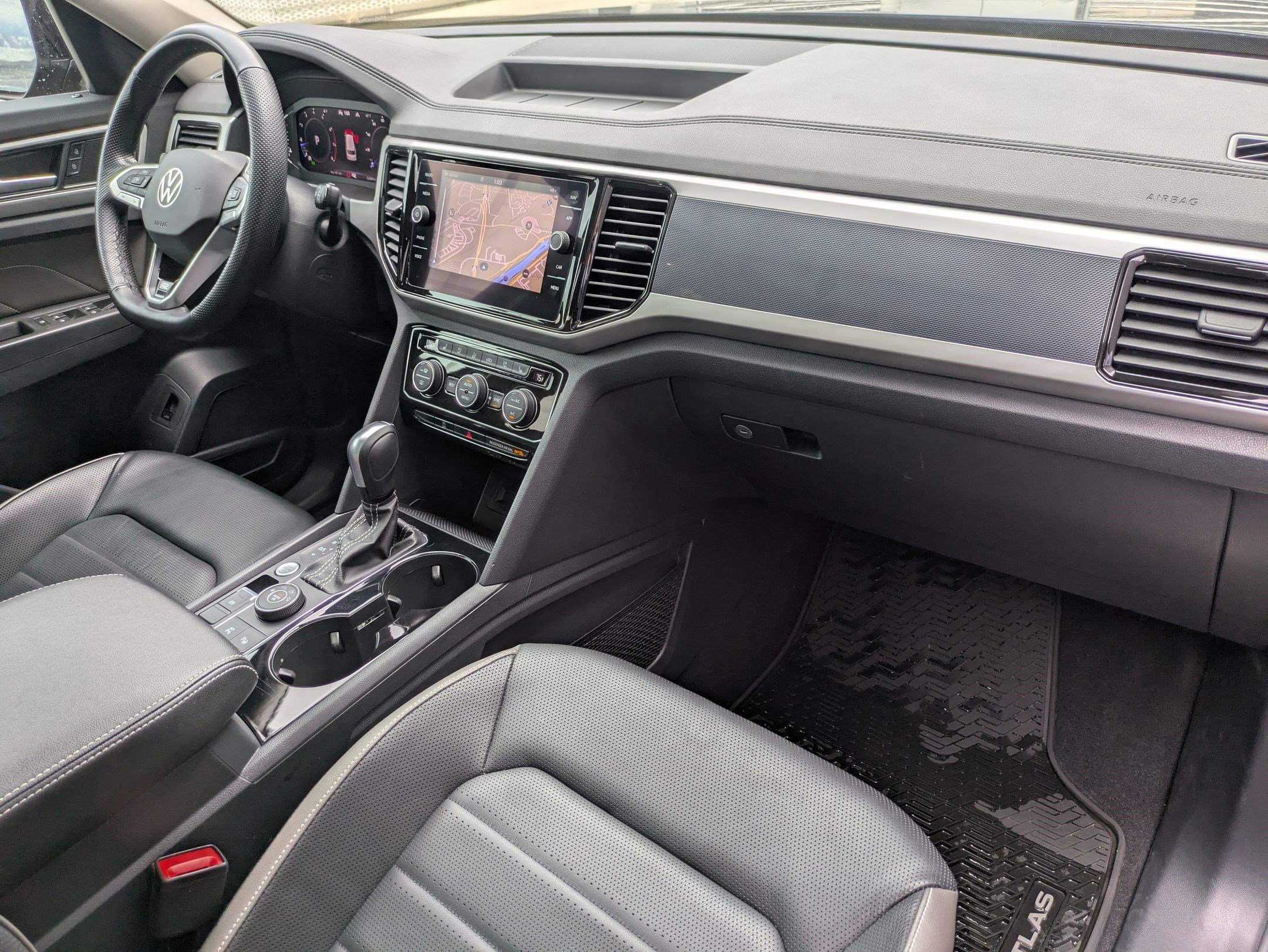 Used 2022 Volkswagen Atlas SEL Premium image 30