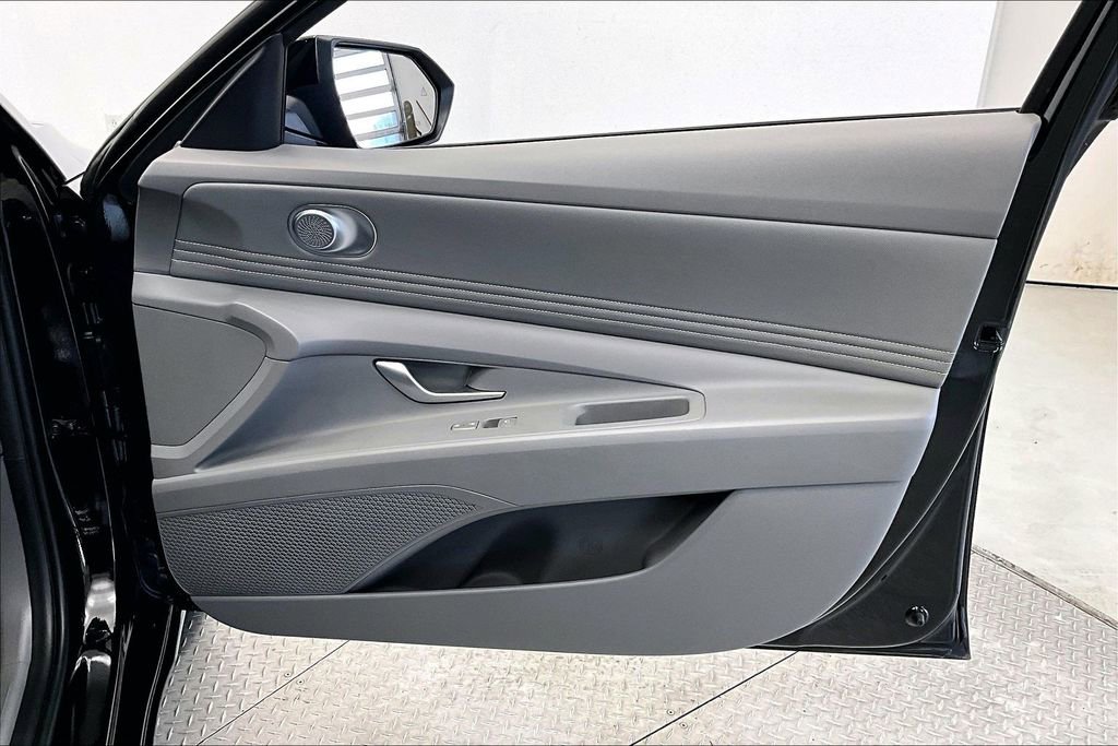 Certified 2023 Hyundai Elantra SEL w/ Convenience Package FWD image 18
