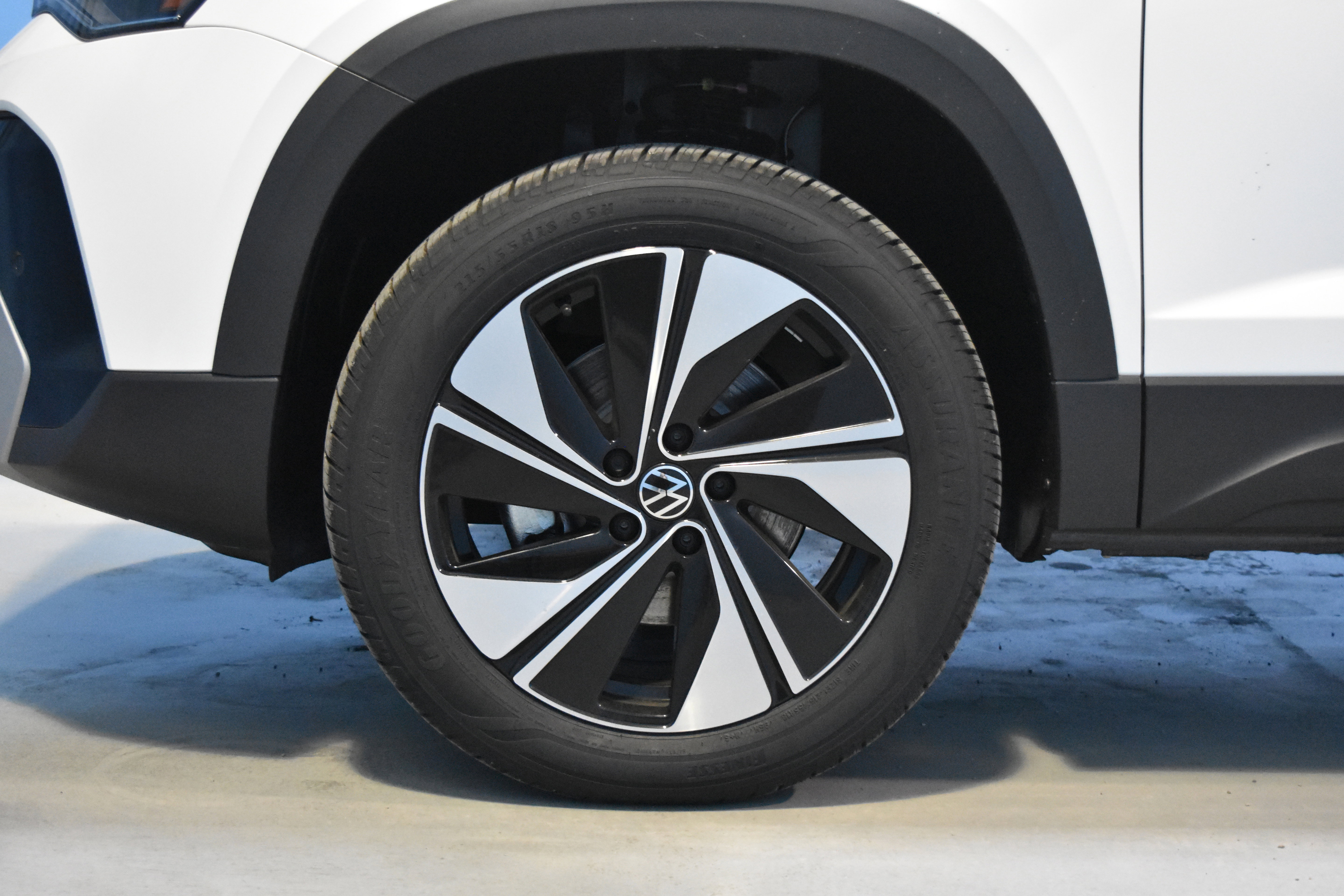 New 2025 Volkswagen Taos SE image 20