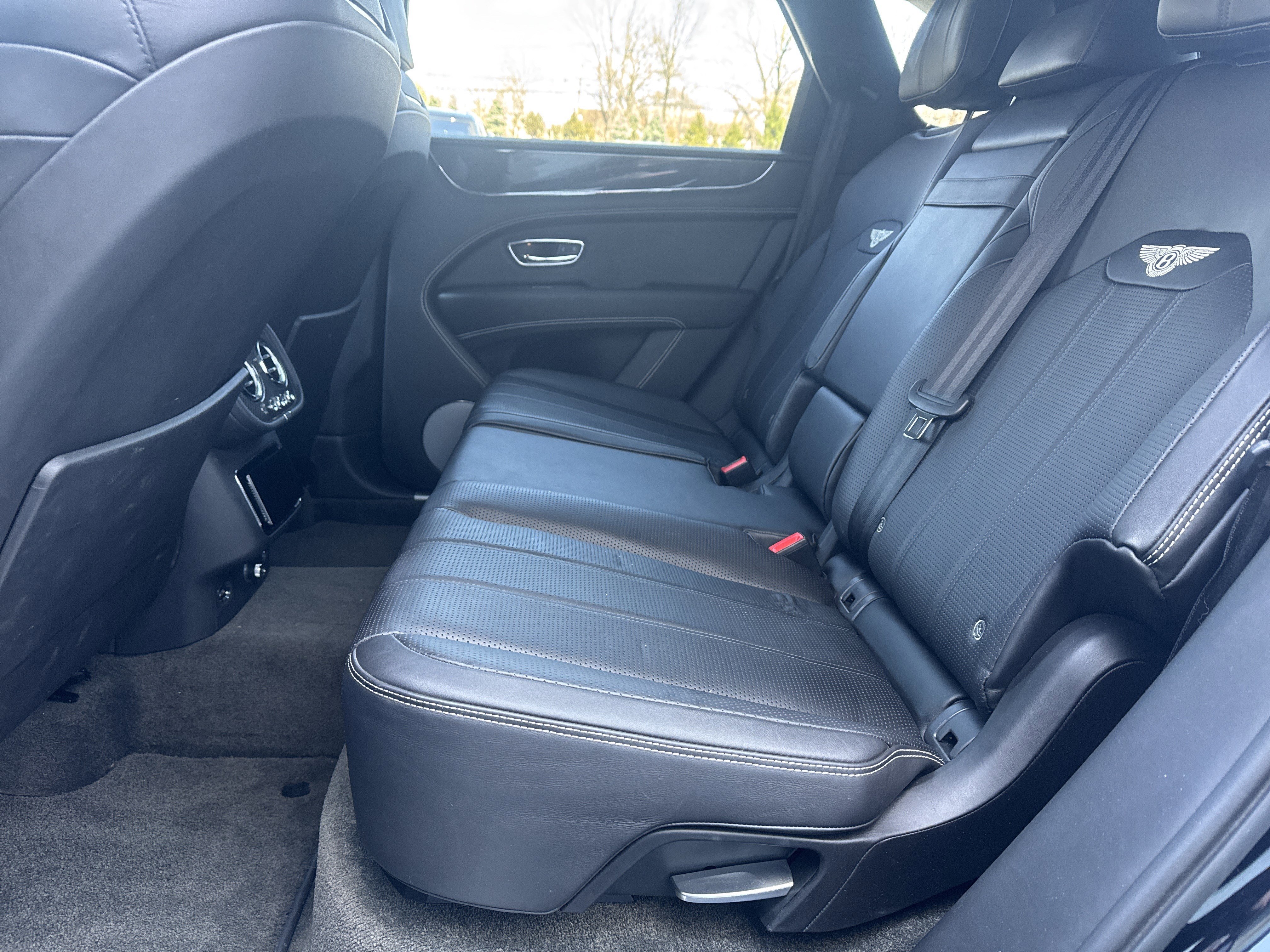 Used 2021 Bentley Bentayga image 20