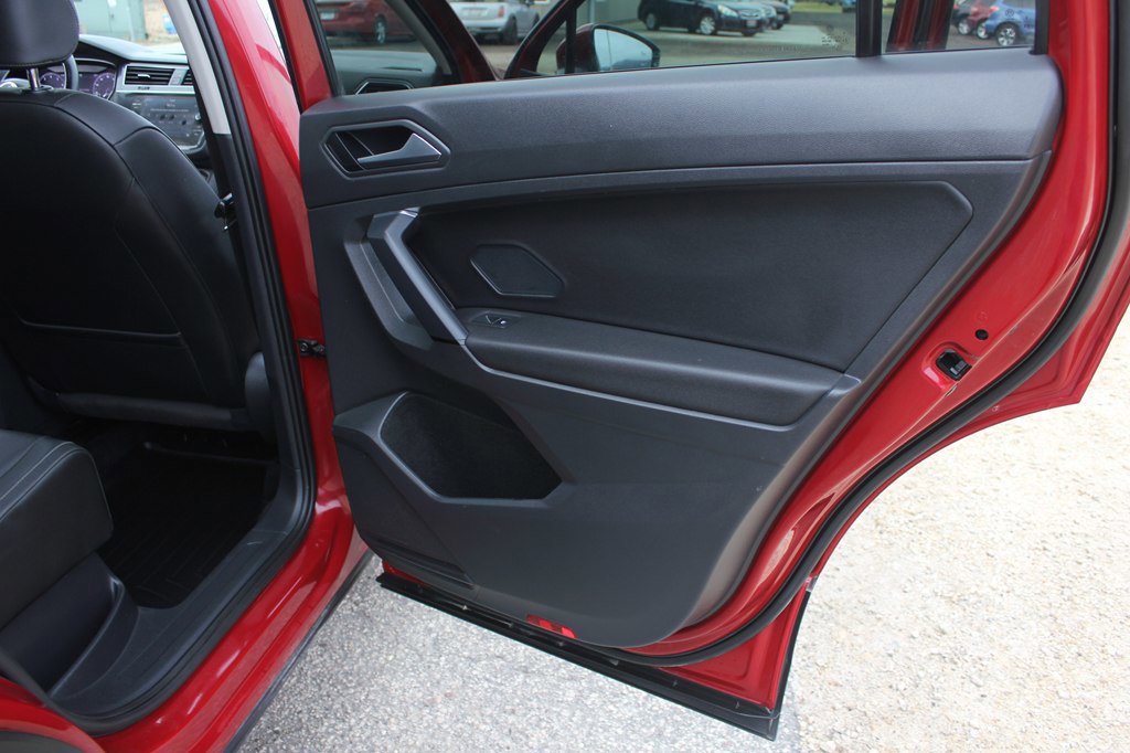 Used 2019 Volkswagen Tiguan SEL image 36