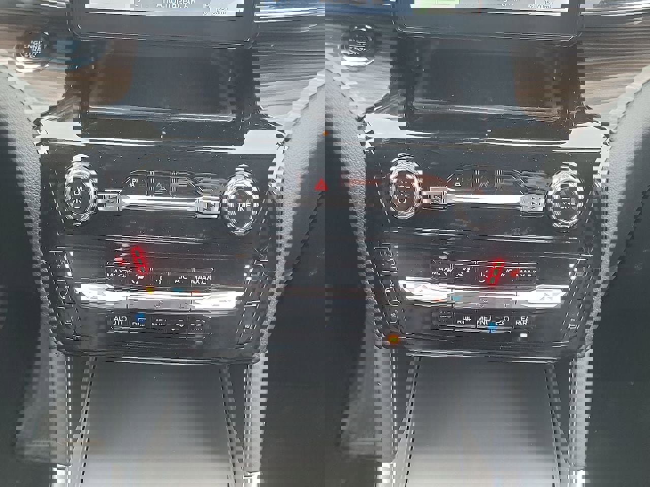 Used 2024 Ford Explorer Limited image 19