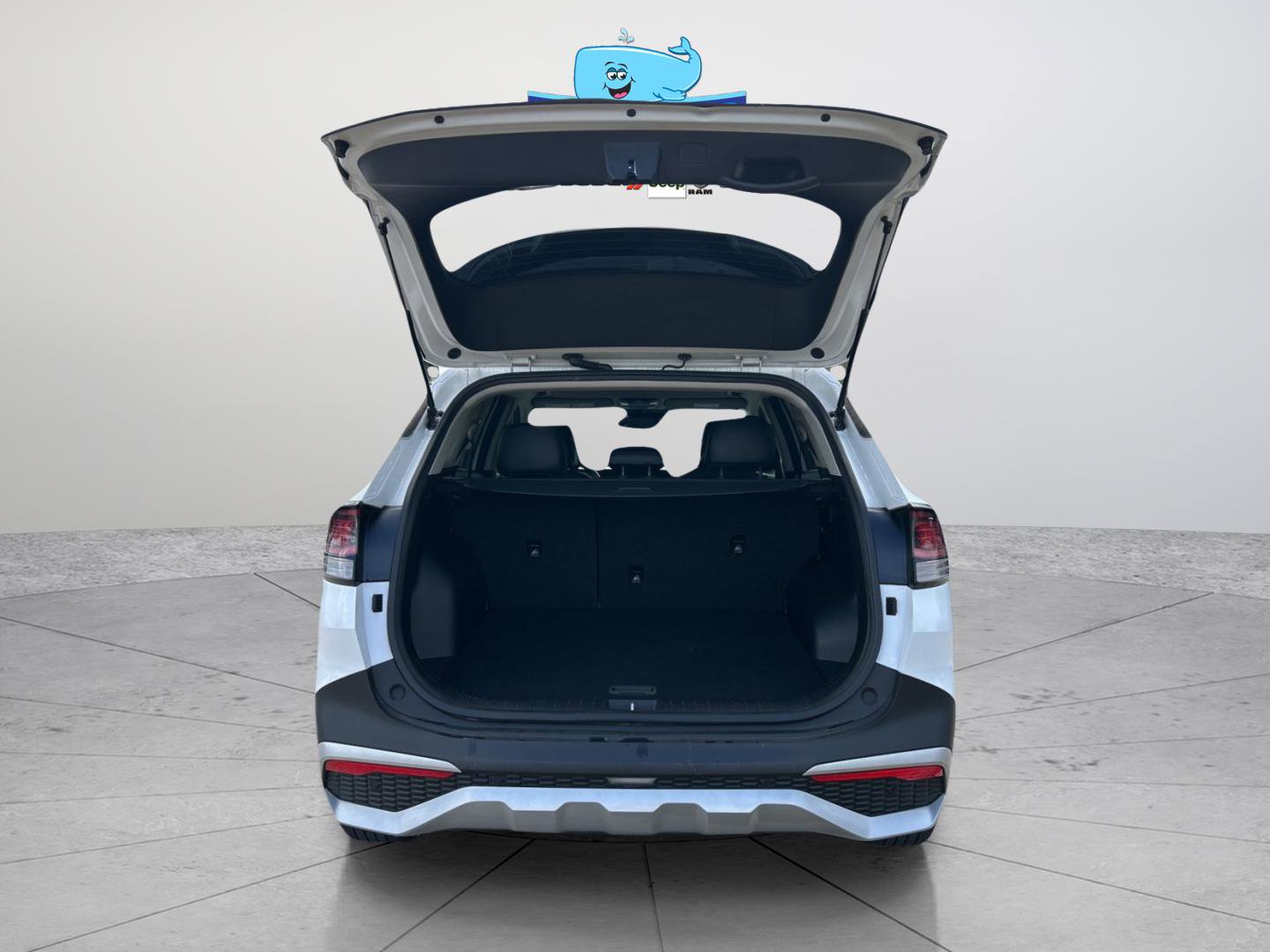 Used 2024 Kia Sportage EX image 3