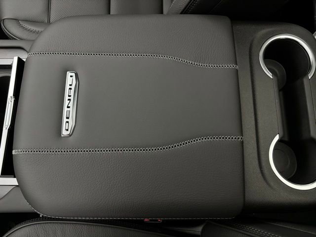 New 2026 GMC Yukon Denali w/ Denali Reserve Package image 36