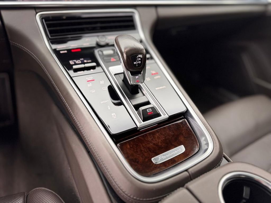 Used 2017 Porsche Panamera 4S image 17