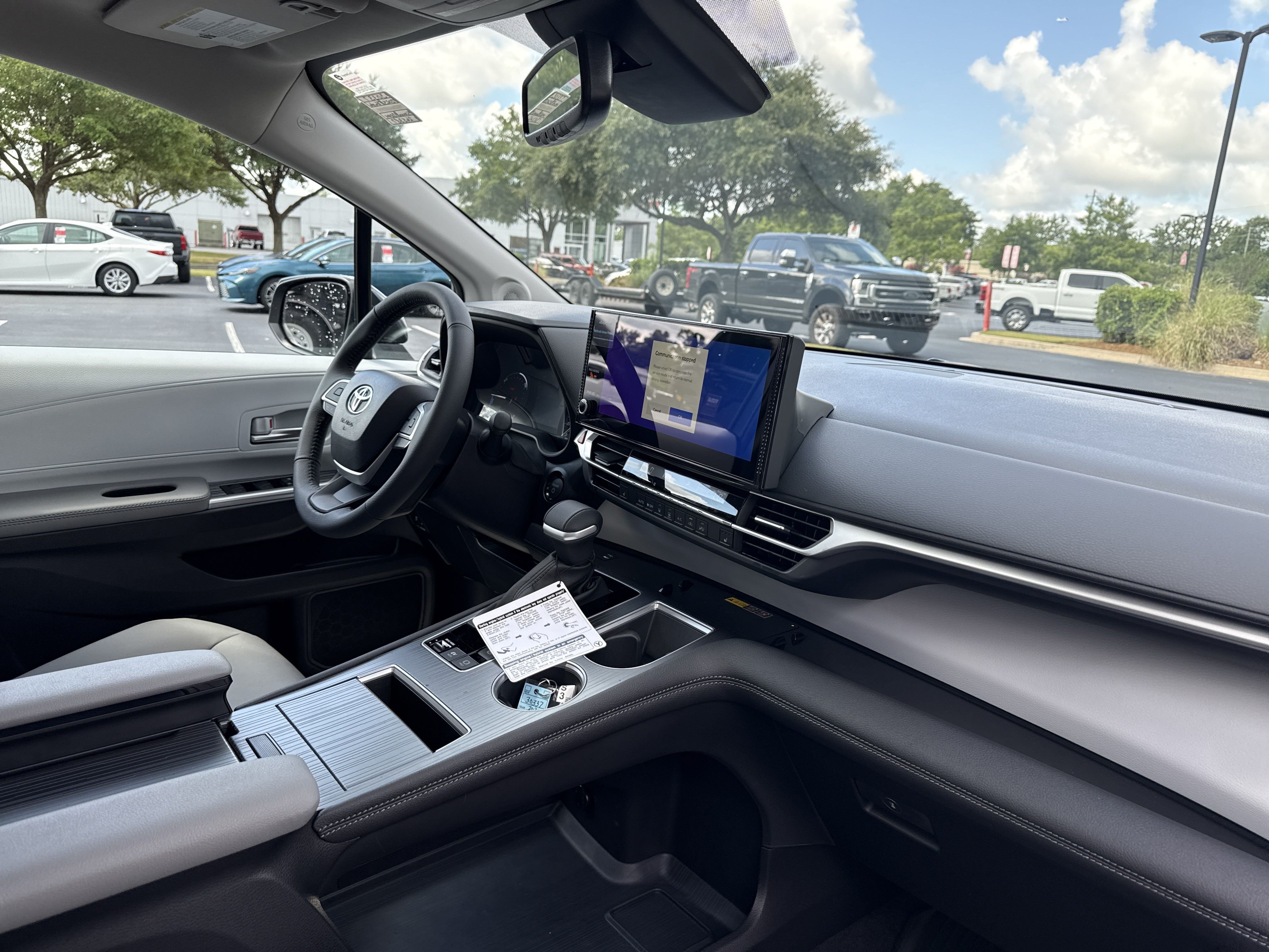 New 2025 Toyota Sienna XLE w/ XLE Plus Package FWD image 38
