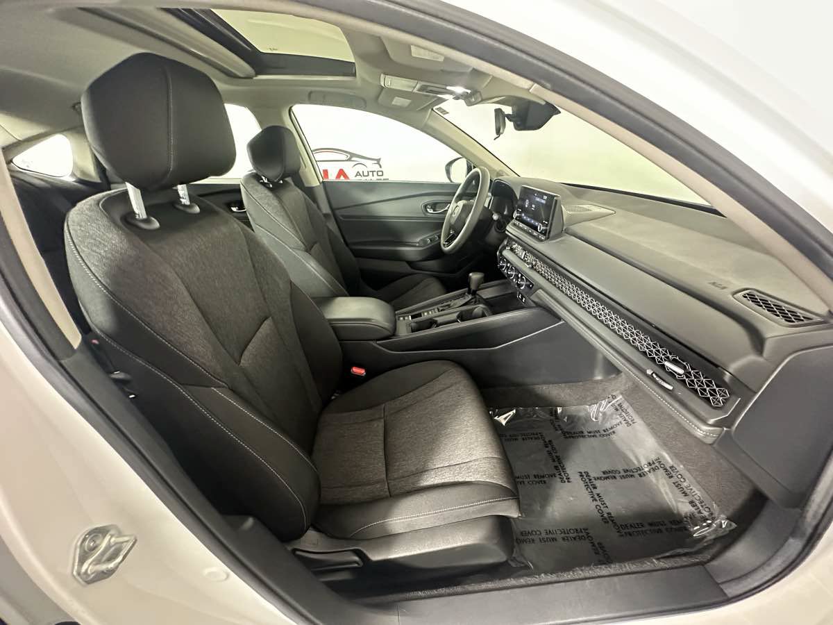 Used 2025 Honda Accord SE image 25