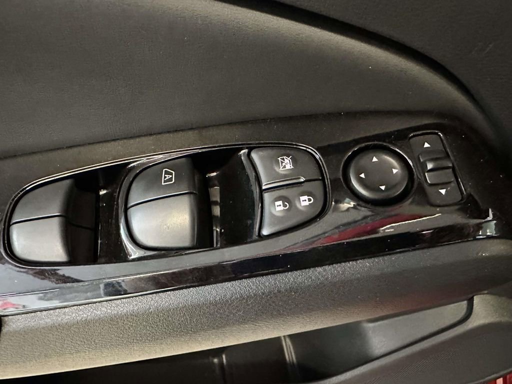 Used 2024 Nissan Altima 2.5 SR FWD image 21