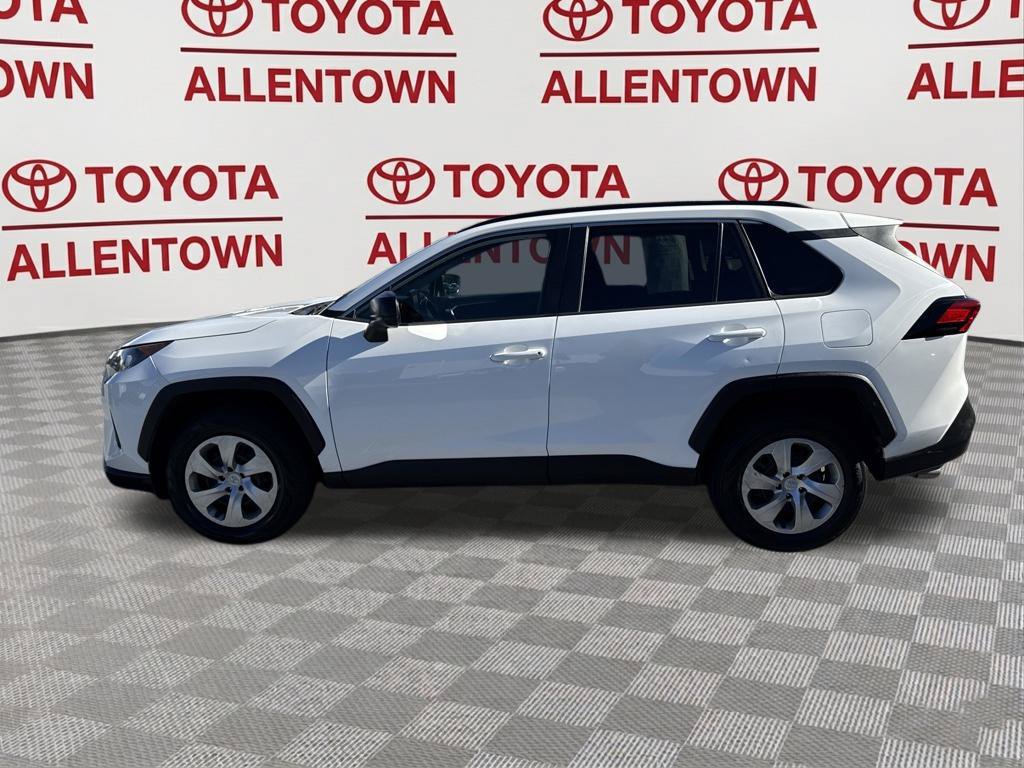 Used 2020 Toyota RAV4 LE FWD image 9