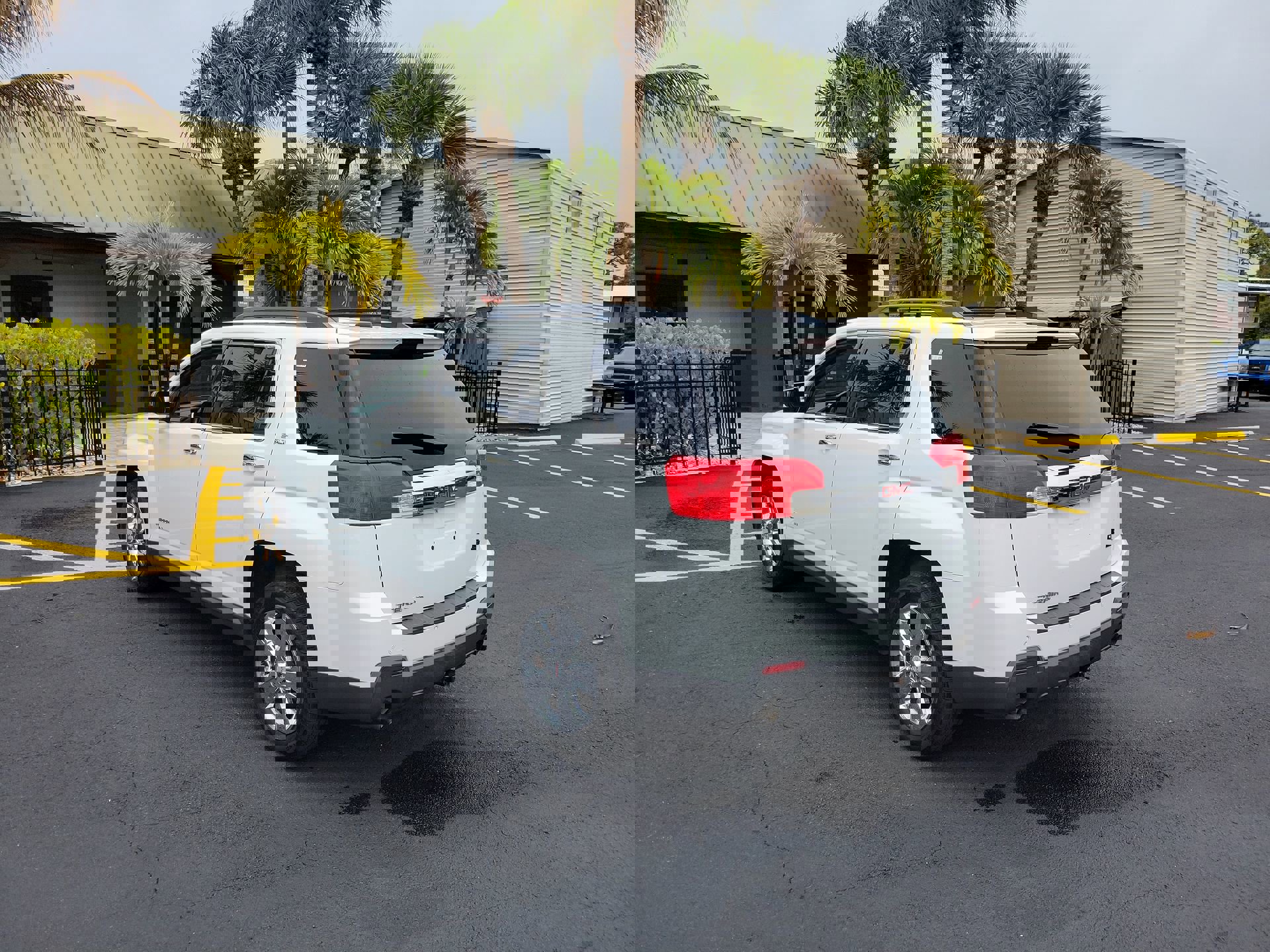 Used 2015 GMC Terrain SLT w/ Chrome Edition image 8