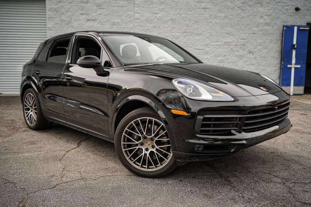 Used 2022 Porsche Cayenne Platinum Edition image 9