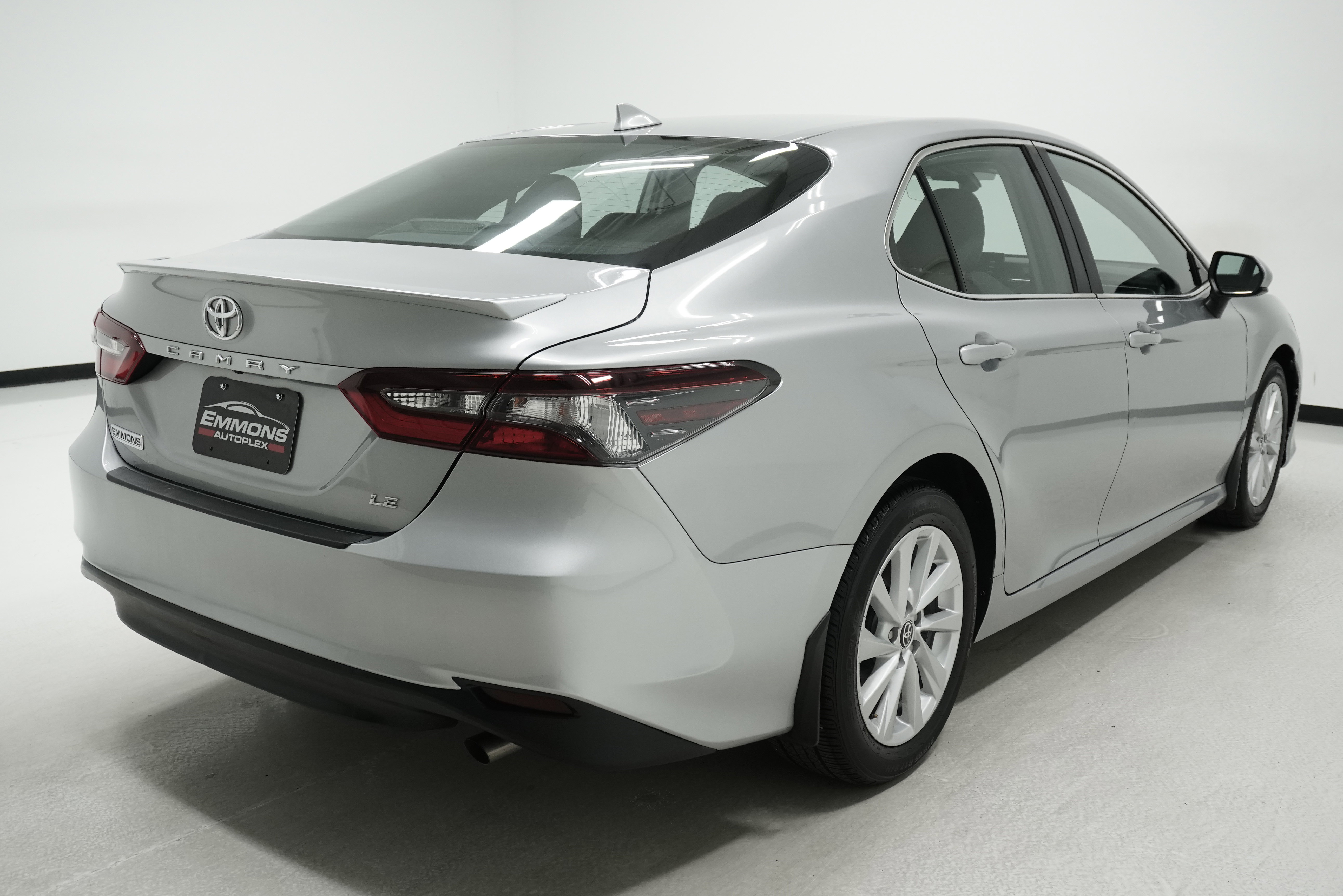 Used 2023 Toyota Camry LE FWD image 4