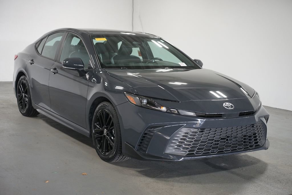 Certified 2025 Toyota Camry SE image 3