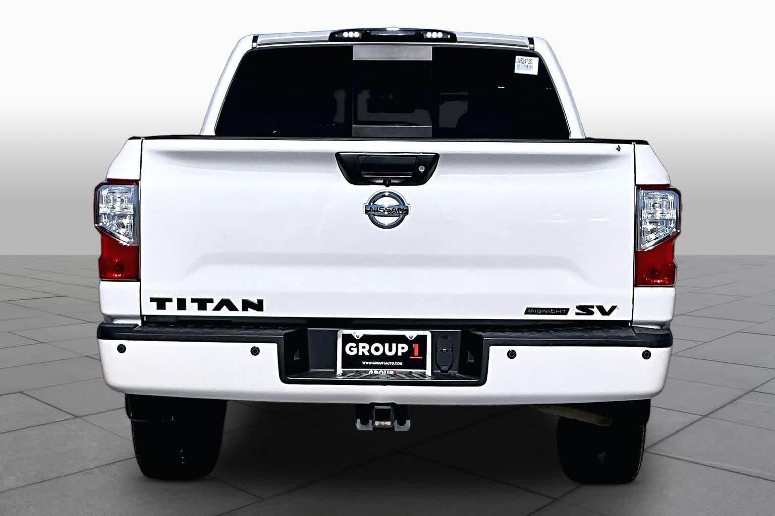 Used 2018 Nissan Titan SV w/ SV Convenience Package RWD image 5