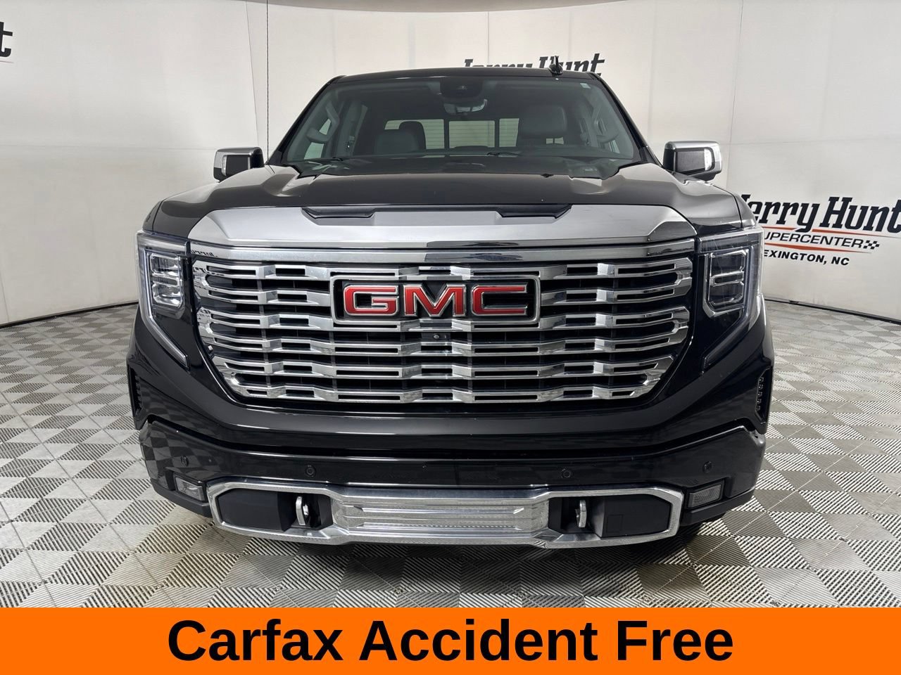 Used 2023 GMC Sierra 1500 Denali w/ Denali Reserve Package AWD/4WD image 3