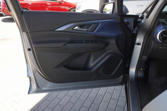 New 2025 Chevrolet Equinox EV LT image 15