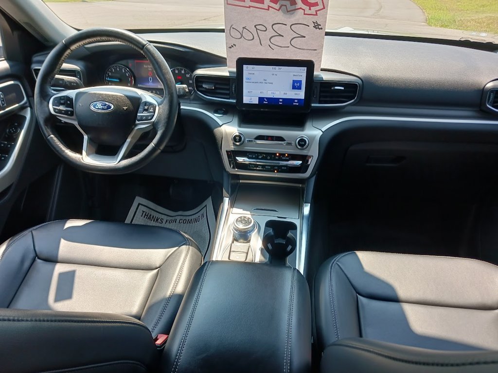 Used 2023 Ford Explorer XLT w/ Equipment Group 202A AWD/4WD image 10