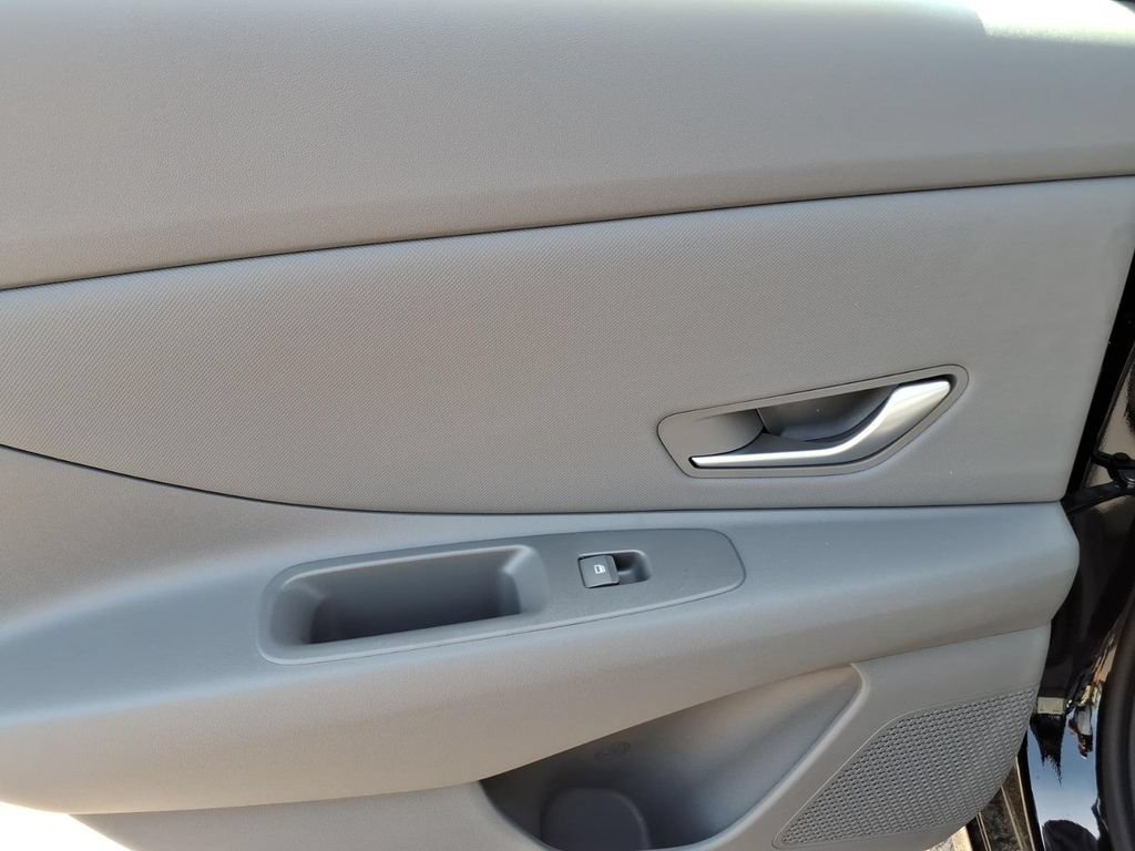 New 2026 Hyundai Elantra Sport FWD image 9