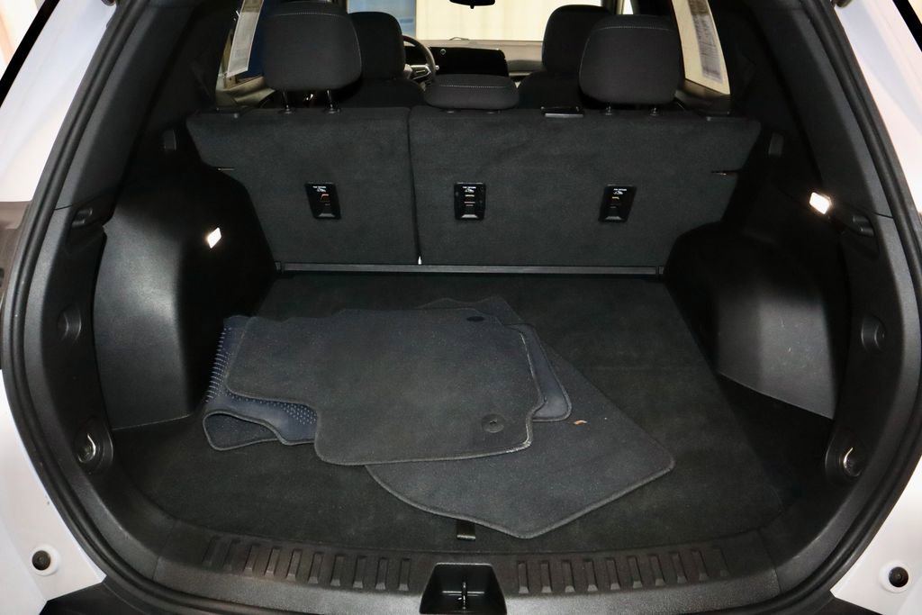 Used 2025 Chevrolet Equinox LT AWD/4WD image 14
