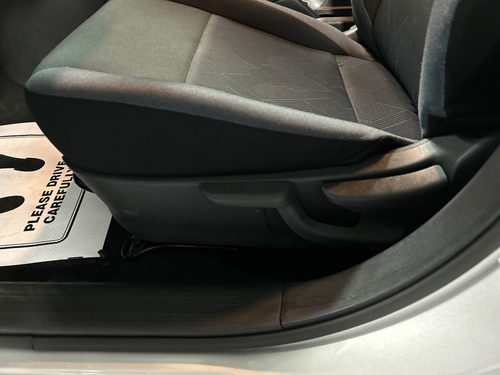 Used 2025 Nissan Versa SV FWD image 11