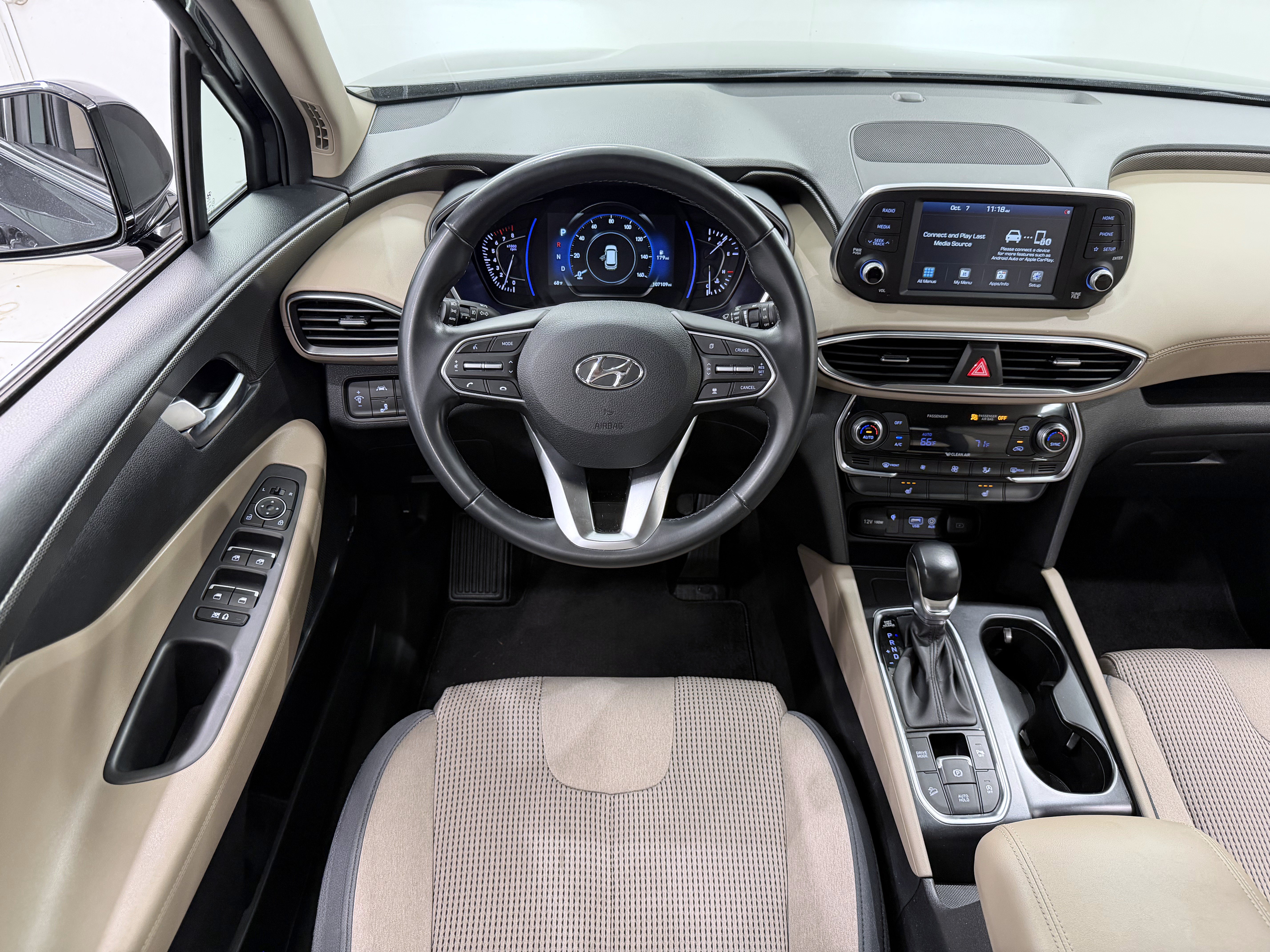 Used 2020 Hyundai Santa Fe SEL w/ Convenience Package AWD/4WD image 4