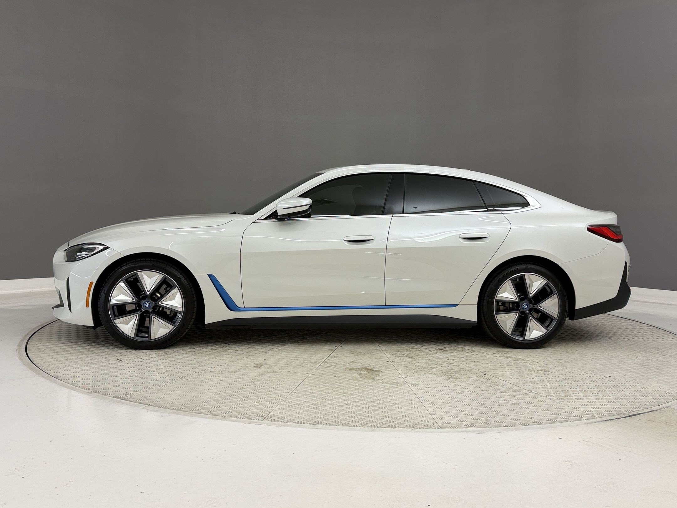 Certified 2023 BMW i4 eDrive40 w/ Premium Package RWD image 2