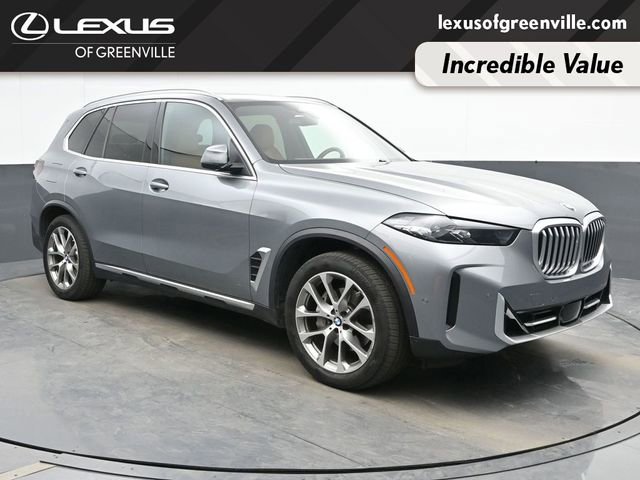 Used 2024 BMW X5 xDrive40i w/ Parking Assistance Package image 1