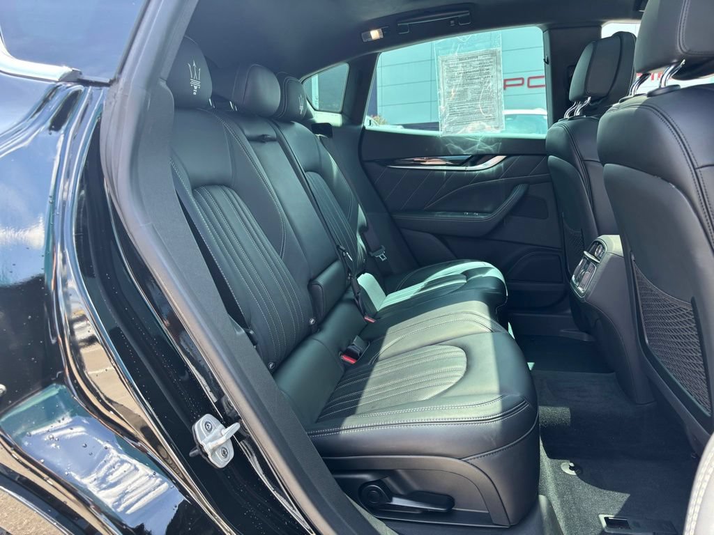 Used 2021 Maserati Levante AWD/4WD image 28