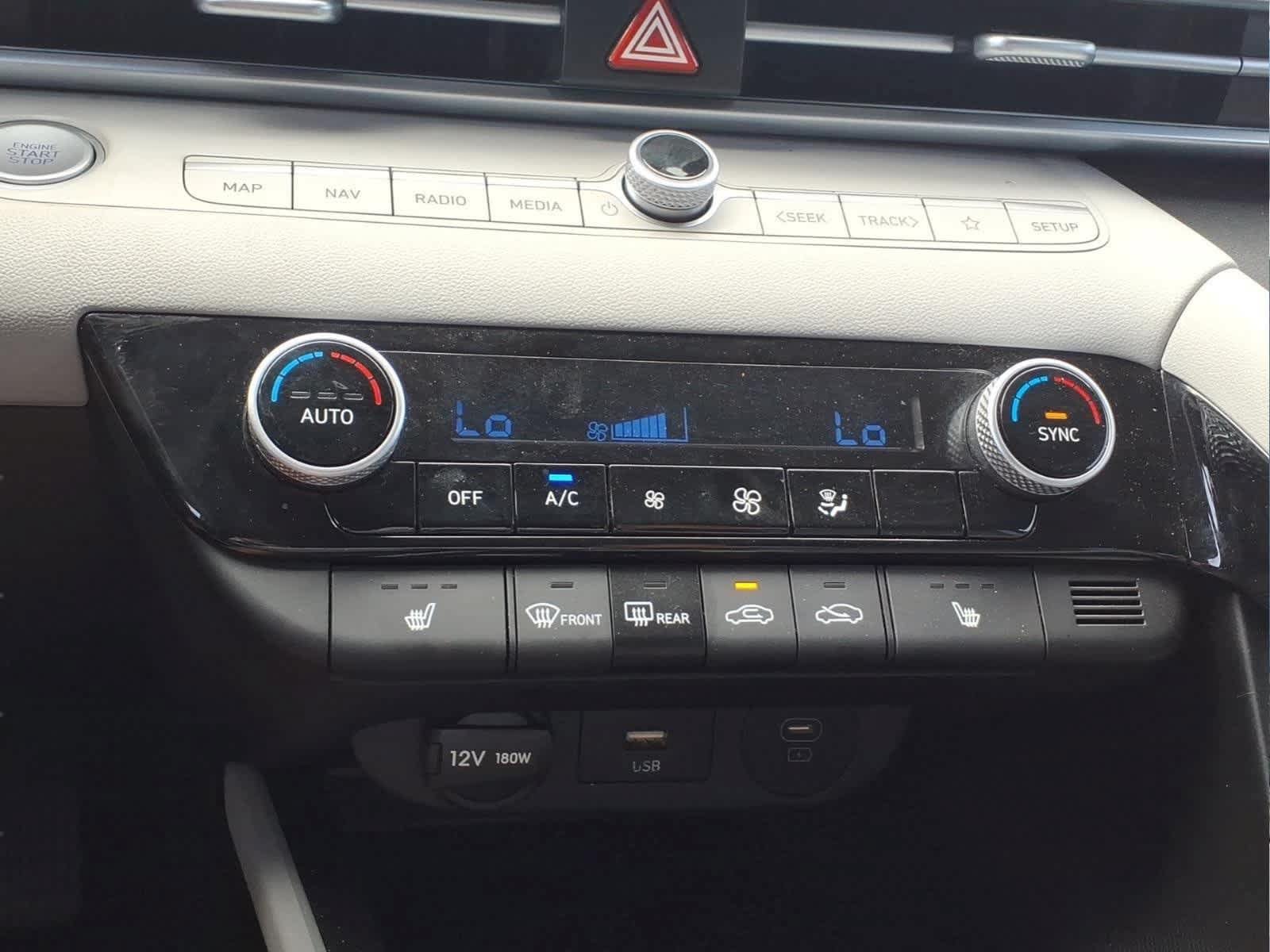 Used 2025 Hyundai Elantra Limited FWD image 20