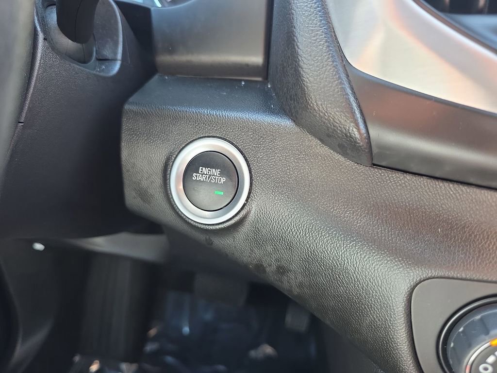 Used 2024 GMC Terrain SLE image 17