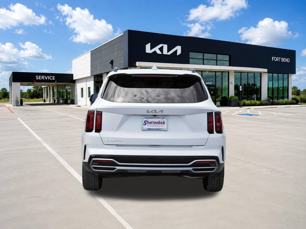 Used 2023 Kia Sorento S w/ Panoramic Sunroof Package FWD image 6