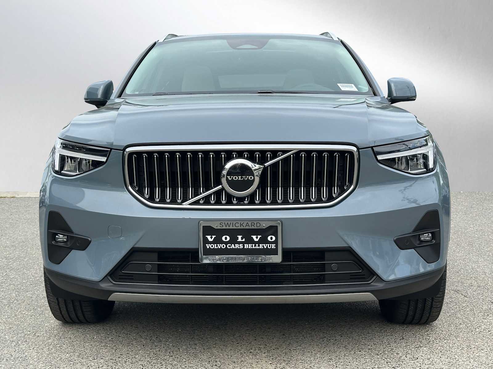 Certified 2023 Volvo XC40 B5 Plus w/ Protection Package Premier AWD/4WD image 9