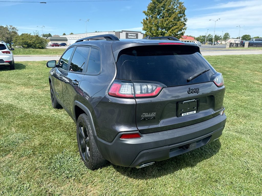 Used 2022 Jeep Cherokee Latitude Lux w/ Sun & Sound Group AWD/4WD image 12