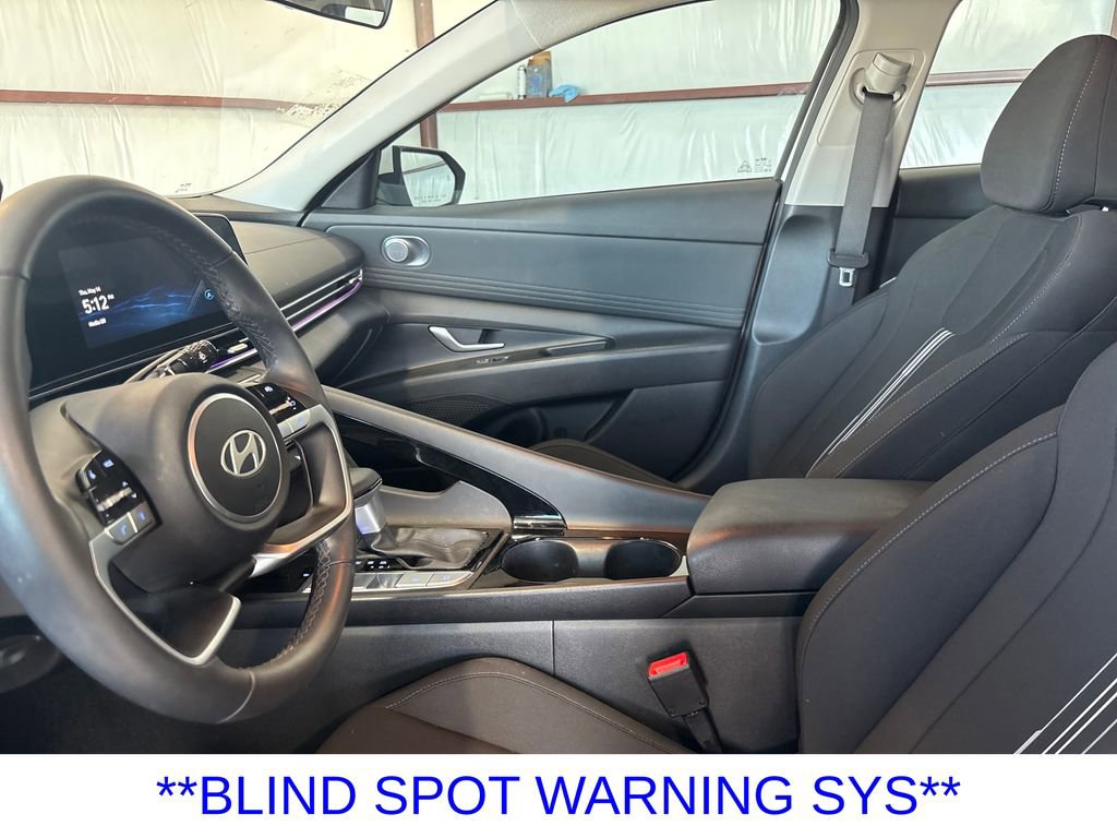 Used 2025 Hyundai Elantra SEL FWD image 12