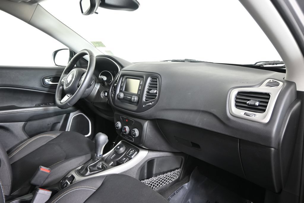 Used 2018 Jeep Compass Sport AWD/4WD image 14