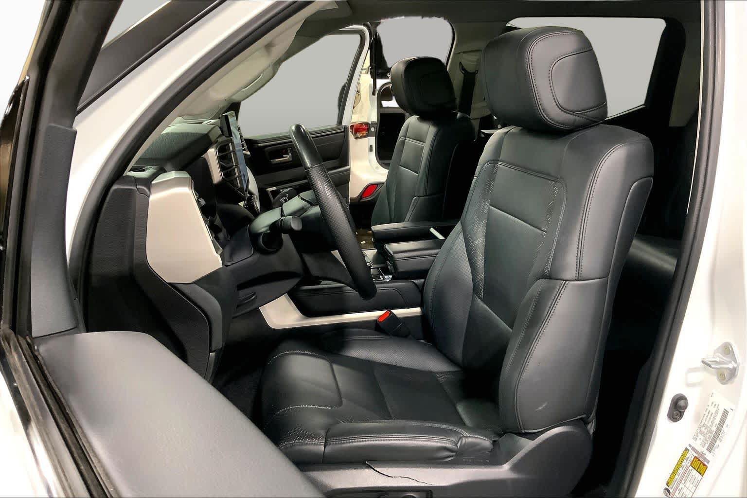 Used 2024 Toyota Tundra Limited AWD/4WD image 8