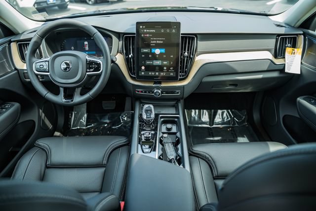 New 2026 Volvo XC60 T8 Ultra w/ Protection Package Premier AWD/4WD image 20