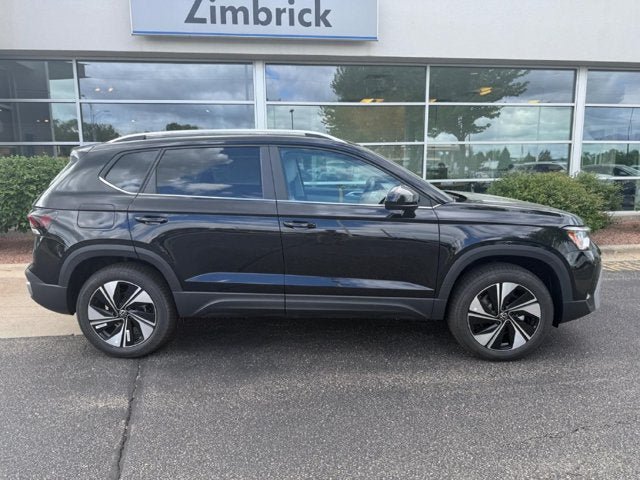 New 2026 Volkswagen Taos SE AWD/4WD image 2