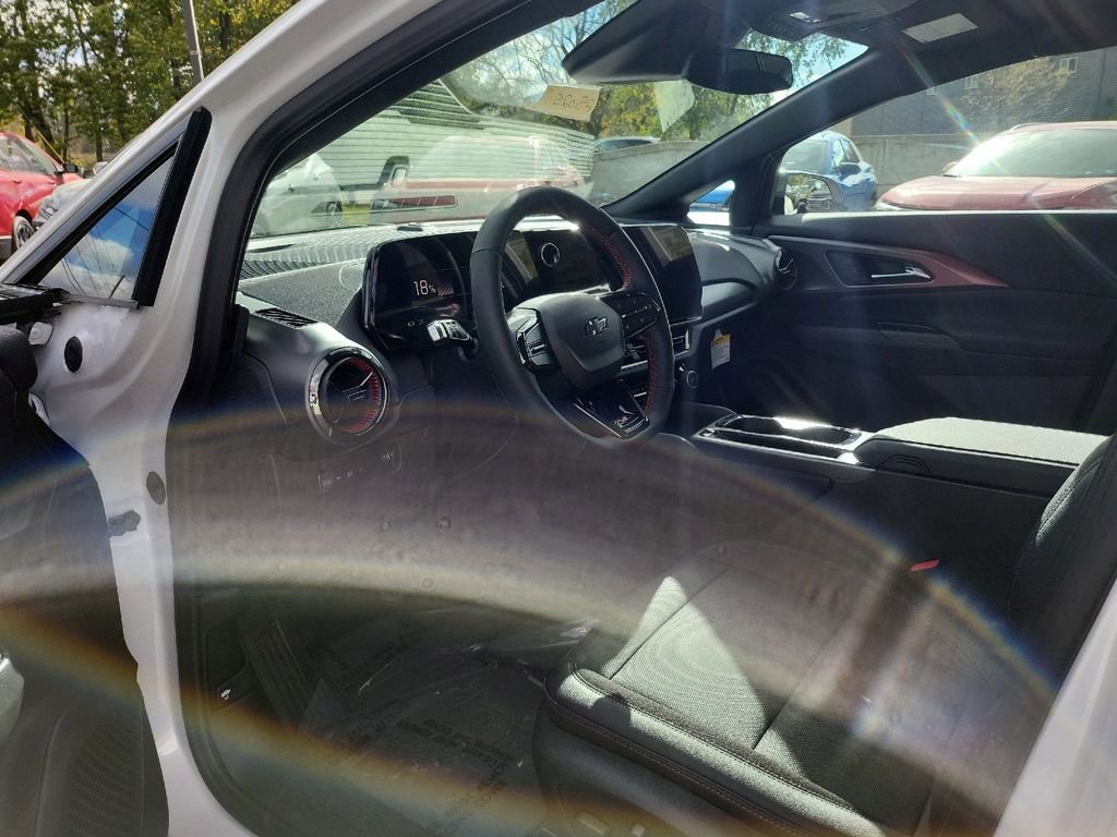 New 2025 Chevrolet Equinox EV RS image 4