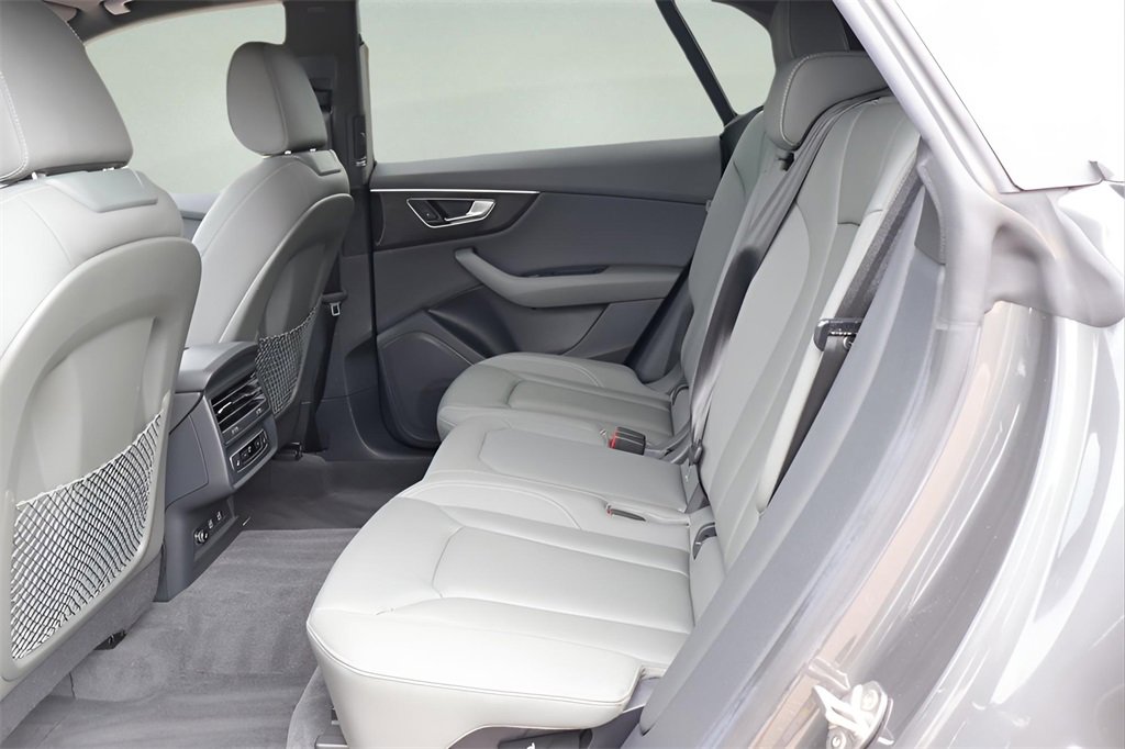 Used 2019 Audi Q8 Premium image 13