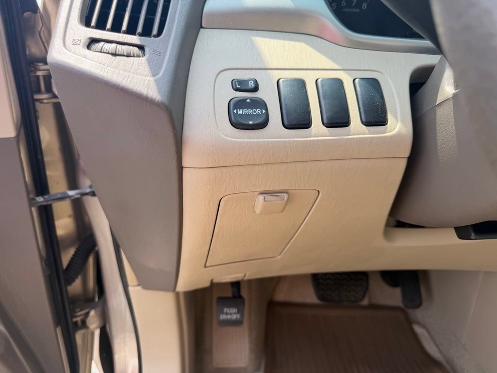 Used 2004 Toyota Highlander 2WD image 16