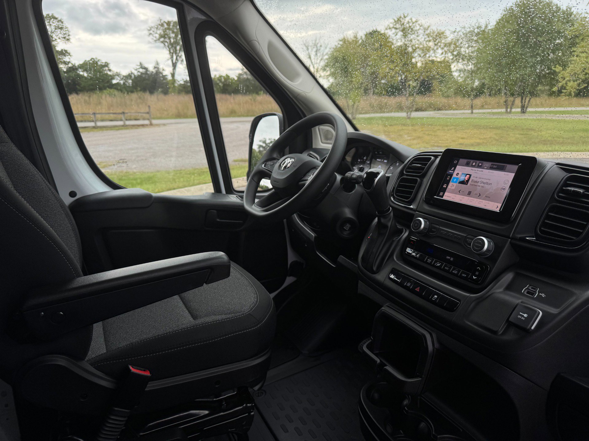 Used 2025 RAM ProMaster 2500 w/ Convenience Group image 22