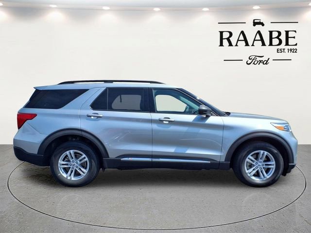 Used 2023 Ford Explorer XLT w/ Equipment Group 202A AWD/4WD image 8