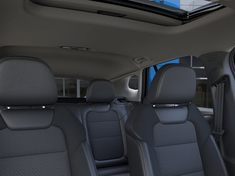 New 2026 Chevrolet Trax LT w/ Sunroof Package FWD image 24