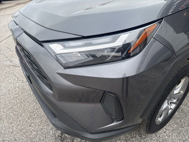 Used 2022 Toyota RAV4 XLE AWD/4WD image 11