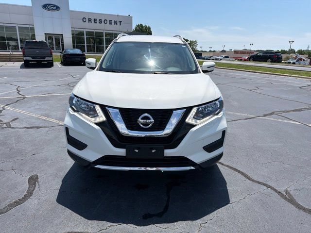 Used 2017 Nissan Rogue SV AWD/4WD image 2