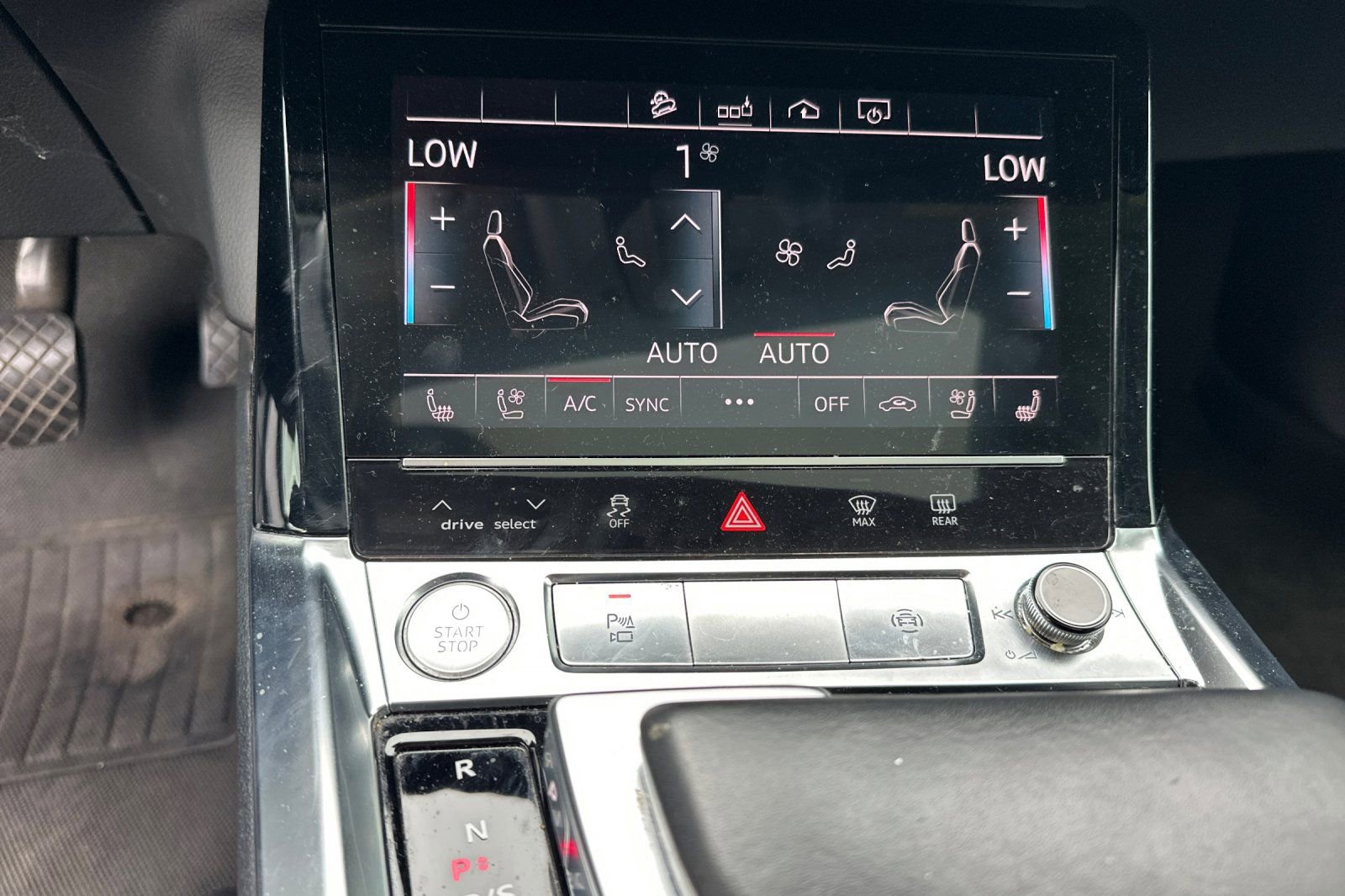 Used 2019 Audi e-tron Premium Plus w/ Cold Weather Package image 26