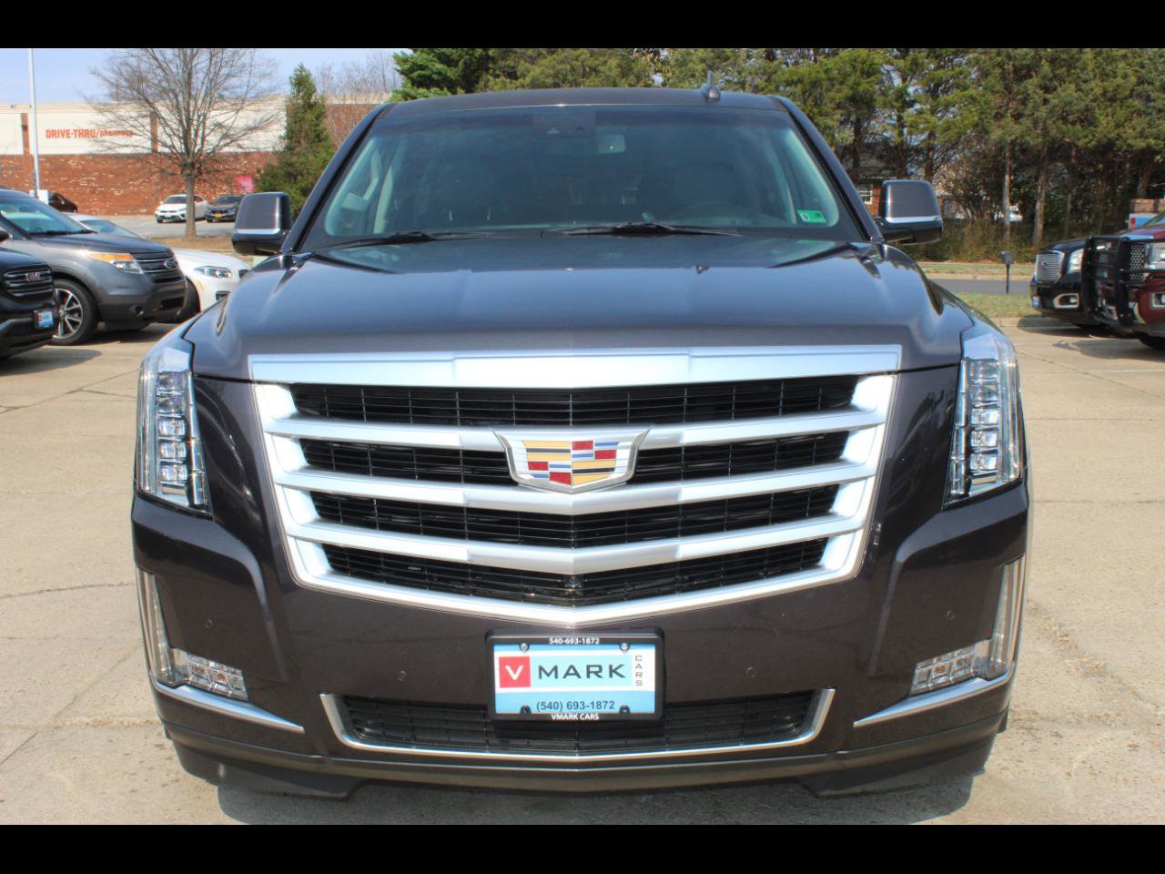 Used 2016 Cadillac Escalade ESV Luxury AWD/4WD image 2