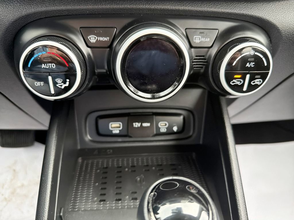 Certified 2024 Hyundai Venue Limited image 27