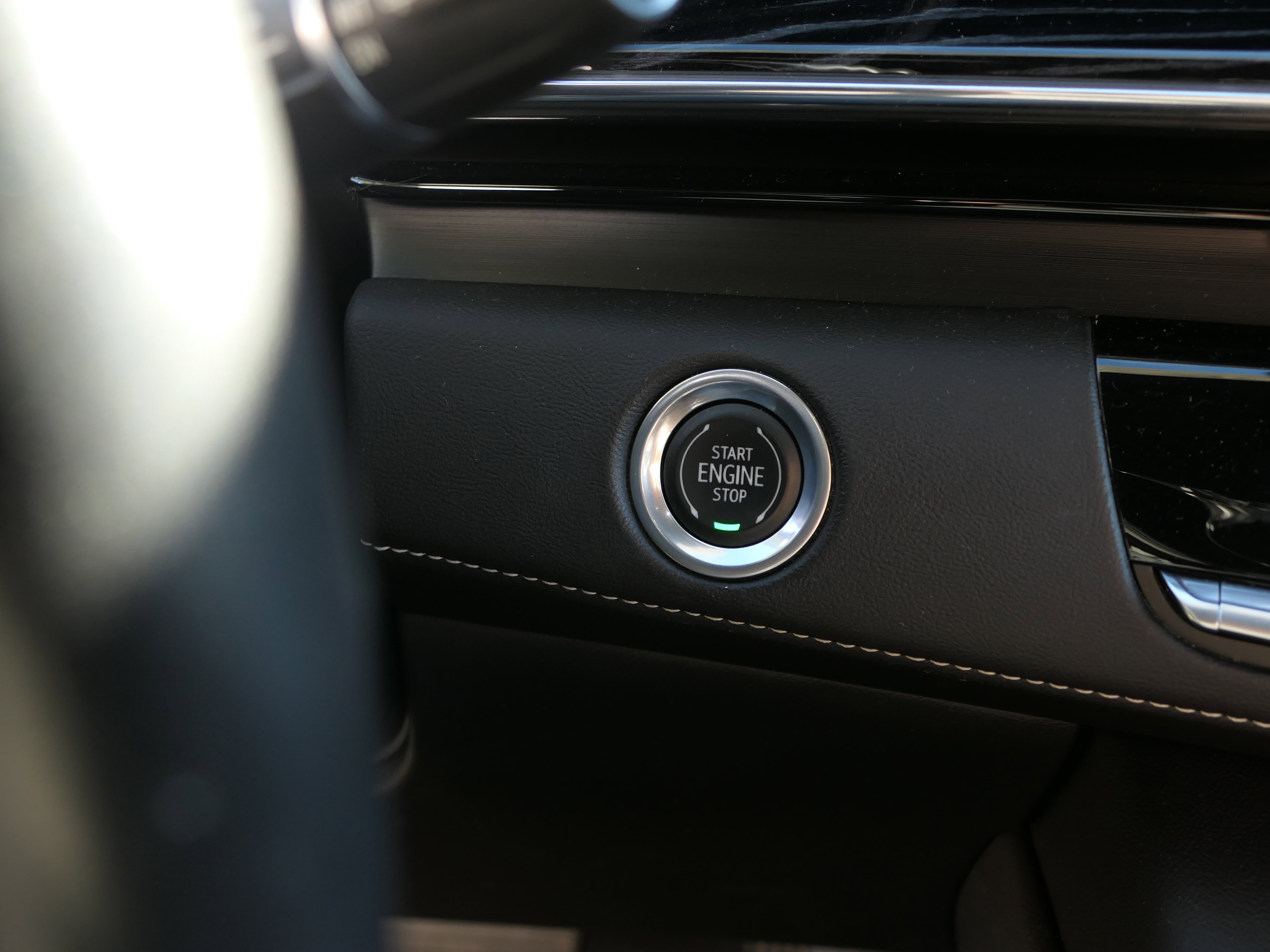 Certified 2021 Cadillac Escalade ESV Sport w/ Driver Assist Tech Package image 18